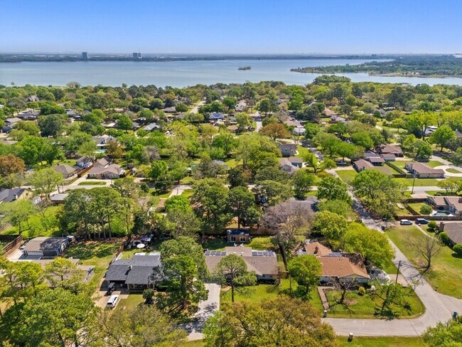 Building Photo - 3612 Grandview Dr