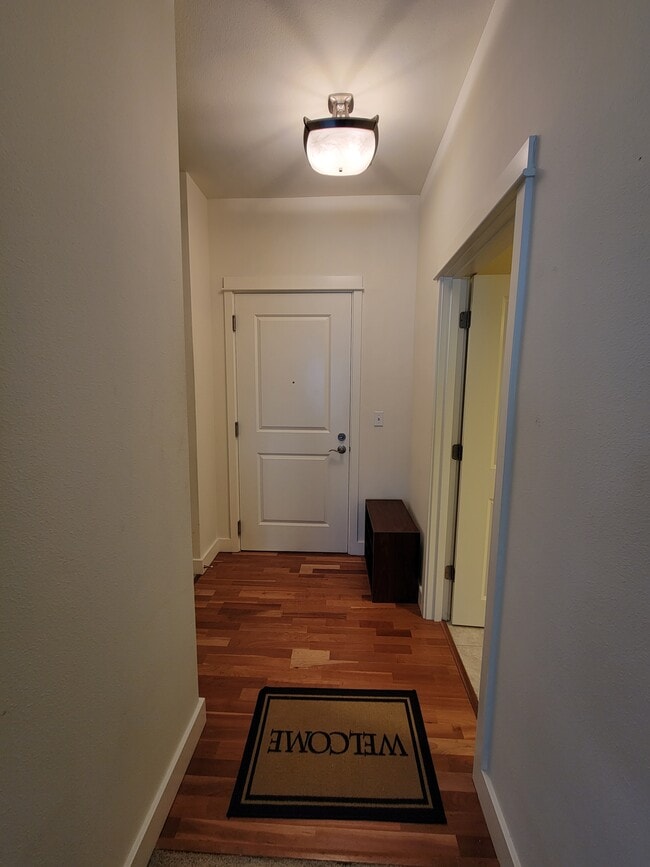 Building Photo - 400 Washington Ave