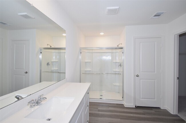 Building Photo - 15291 Abella Dr