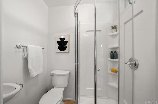 Building Photo - Spacious Remodeled Home with Separate Apar...
