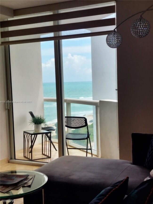 Building Photo - 1 br, 1.5 bath Condo - 6365 Collins Ave So...