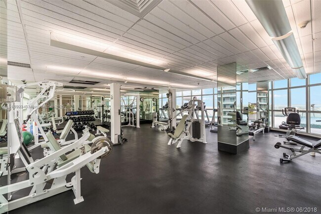 Building Photo - 218 SE 14th St