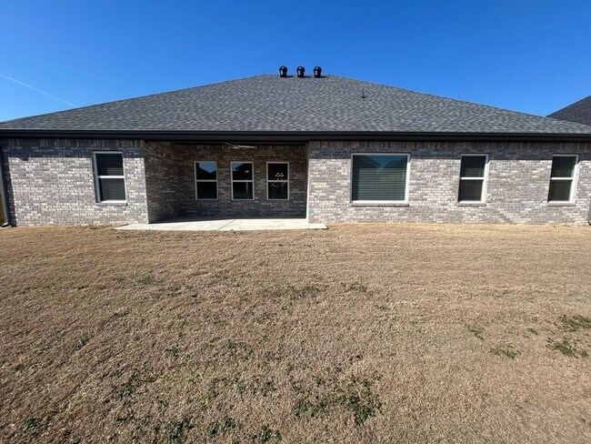 Building Photo - Beautiful Bentonville Home! 4 Bedrooms, 2.5 Bathrooms!!