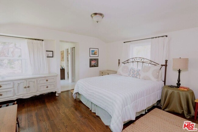 Building Photo - 31506 Bluff Dr
