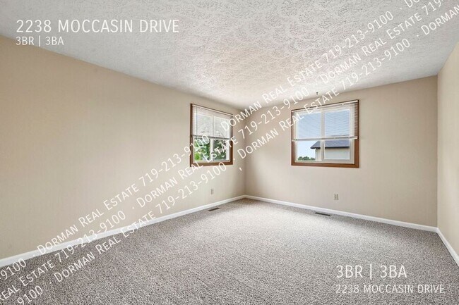 Building Photo - 2238 Moccassin Dr