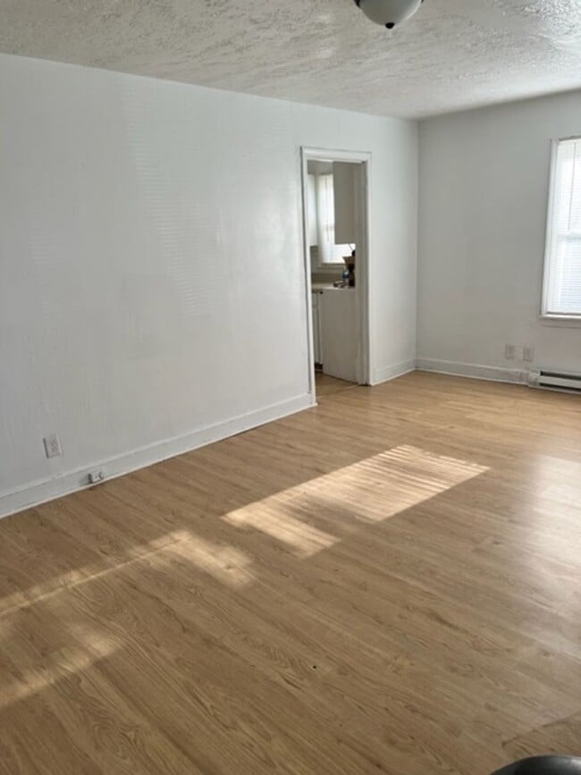 Building Photo - Cute 3 Br, 1 Bath home for rent
