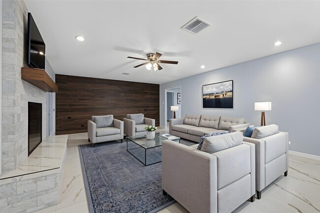 Building Photo - 12018 Beinhorn Dr