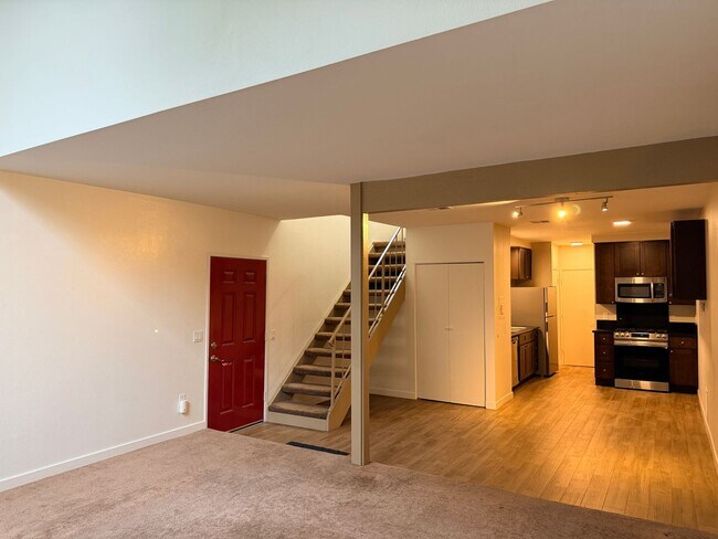 Building Photo - 33938 Alcazar Dr