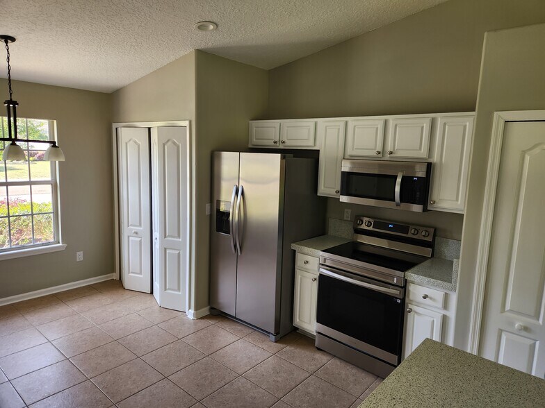 Building Photo - 95180 Twin Oaks Ln
