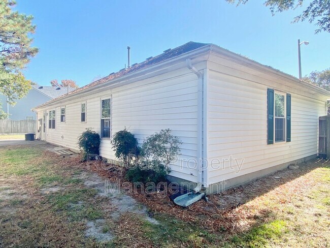 Building Photo - 500 Windward Dr