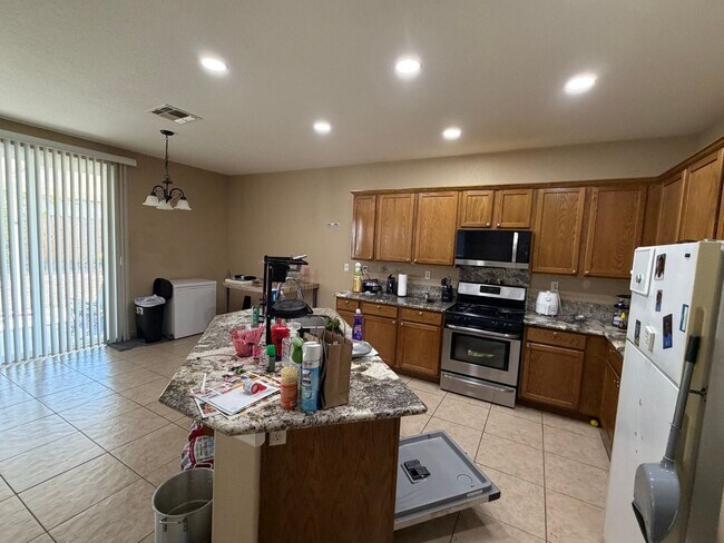 Building Photo - 12 Jackdaw Ct
