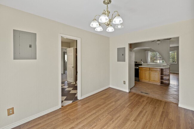 Building Photo - 4319 Millburn S