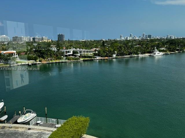 Building Photo - 9100 W Bay Harbor Dr