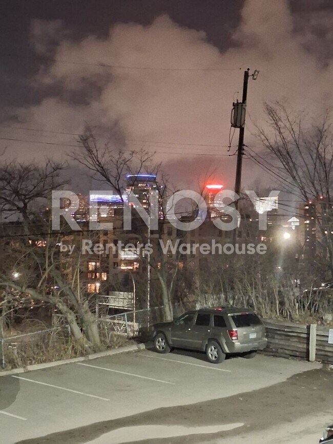 Building Photo - Available July 1st 2 Bedroom 1 Bath Condo in Minneapolis