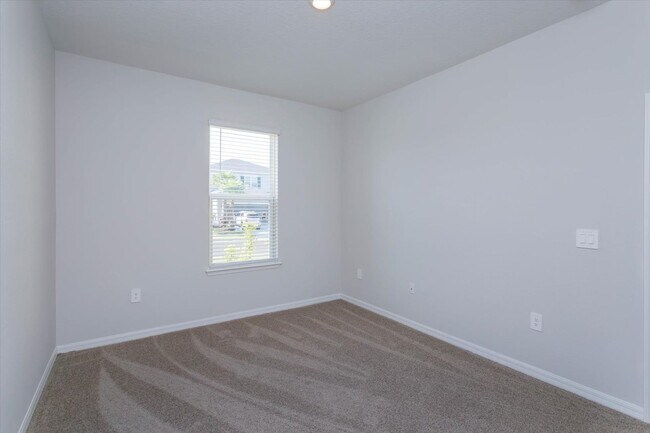 Building Photo - Beautiful 4bdr 3.5ba Home In Highland Ranc...