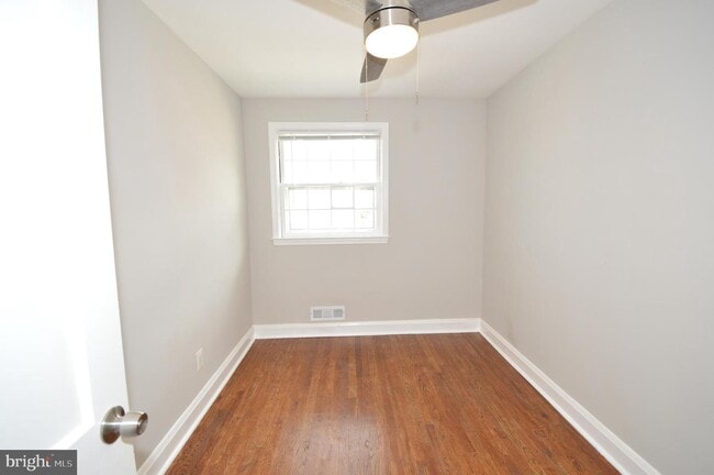 Building Photo - 1223 Newfield Rd