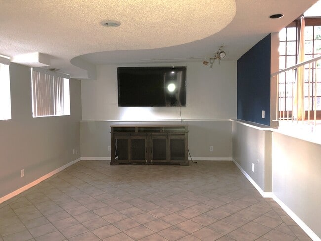 Building Photo - 3890 Windjammer Ln
