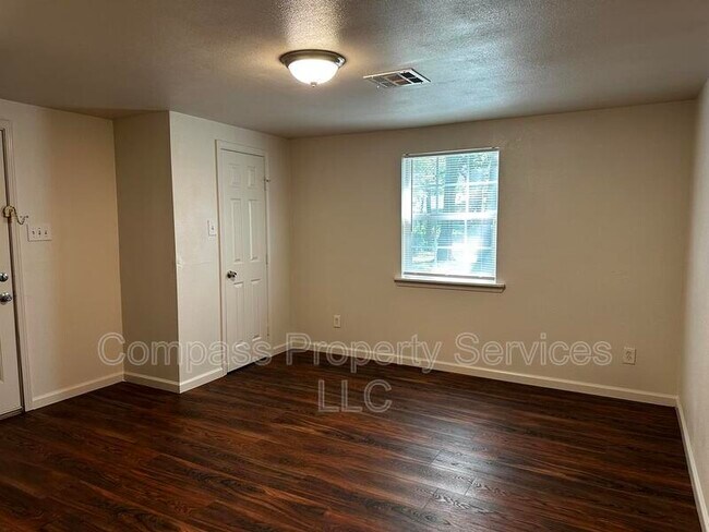 Building Photo - 507 Dunbar Ave