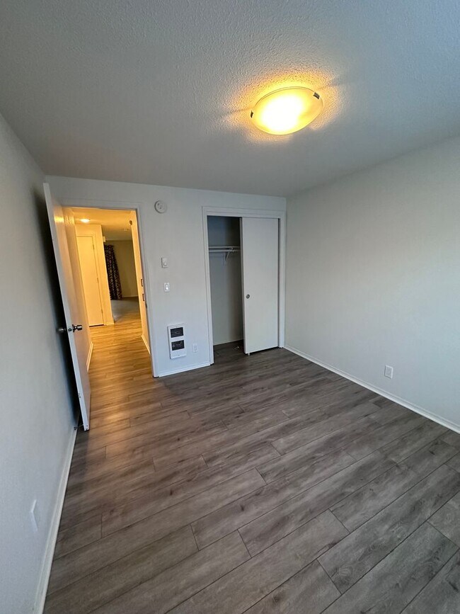 Building Photo - Cozy 2 bdrm 2 bath Condo in Vancouver, WA