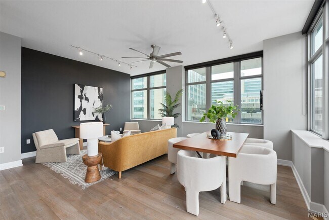 Building Photo - 4909 Laclede Ave