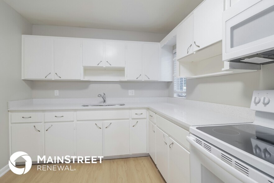 Building Photo - 4304 Kildaire Ave