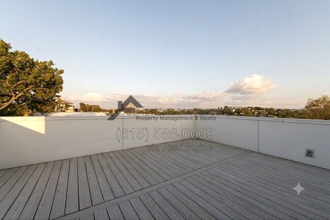 Building Photo - 420B 37th Ave N