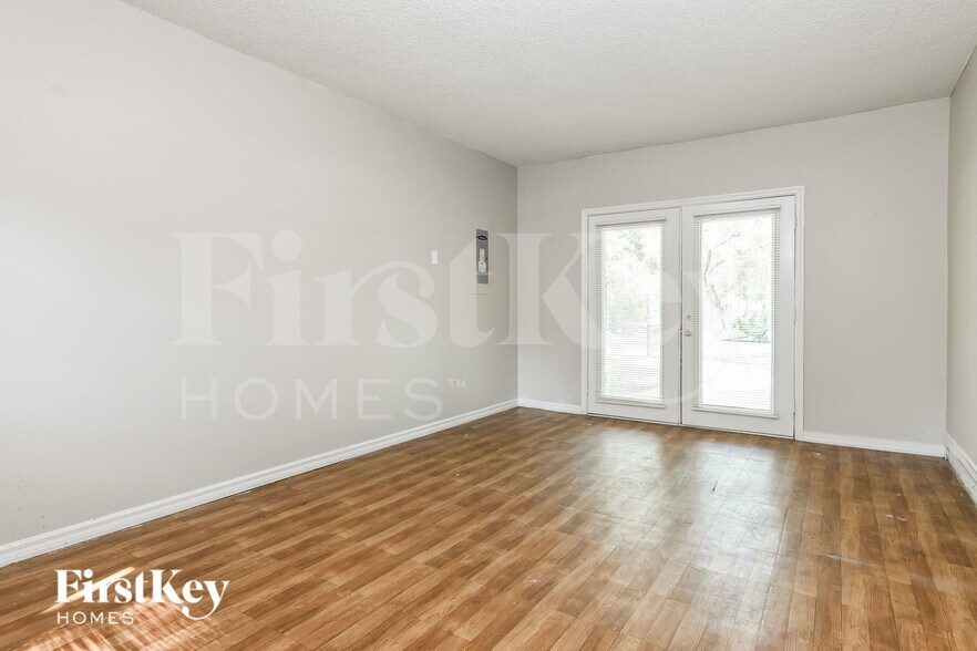 Building Photo - 3650 Willys Ave