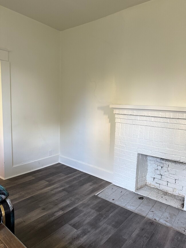 Building Photo - 1608 Columbia St