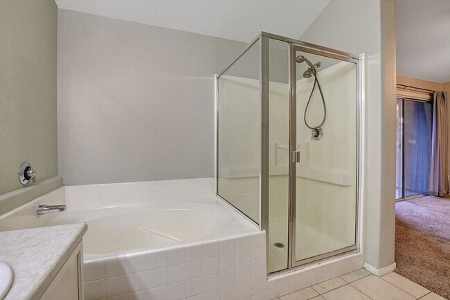 Building Photo - 716 Peachy Canyon Cir