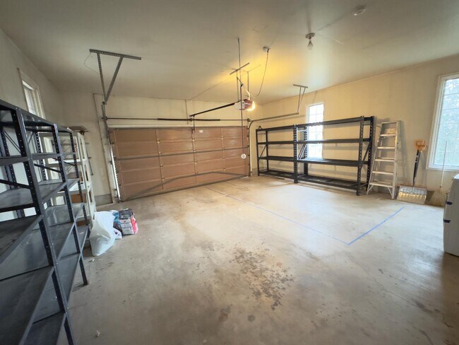 Building Photo - 3207 Apache Ln