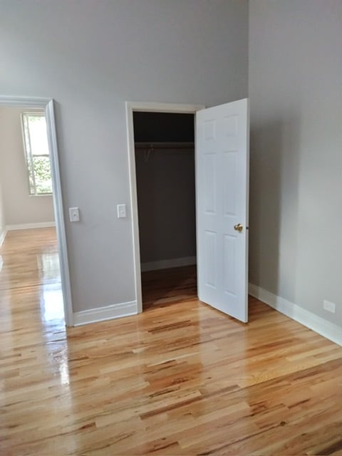 Building Photo - 2000-2002 W Chicago Ave