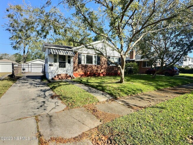 Primary Photo - 4235 Genoa Ave