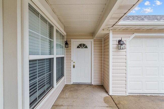 Building Photo - 1620-1622-1622 Juniper Dr