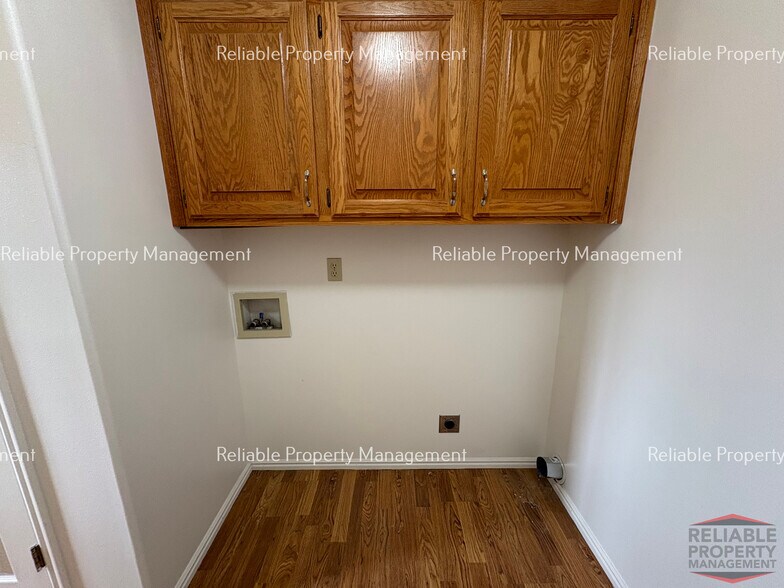 Building Photo - 1322 Walstrom Ln