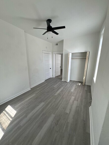 Building Photo - 4005 S Grand Blvd