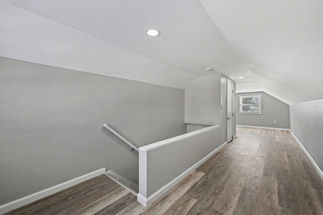 Building Photo - Beautiful 3 Bed 1 Bath Home