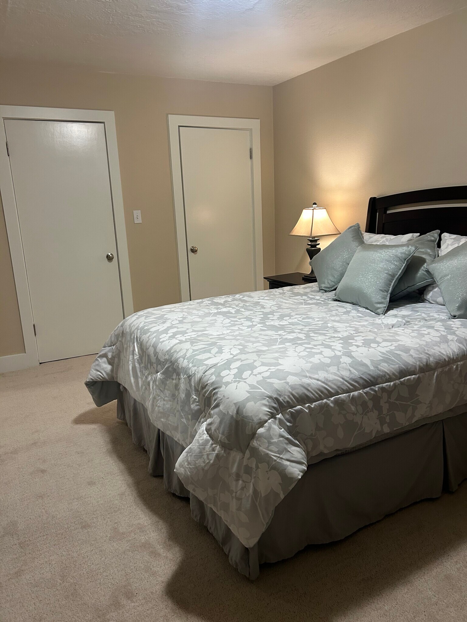 Building Photo - 6050 SW Taylors Ferry Rd