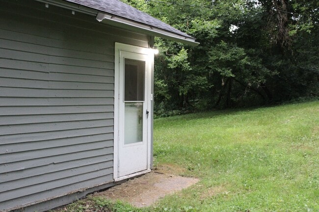 Building Photo - 605 E River Ave