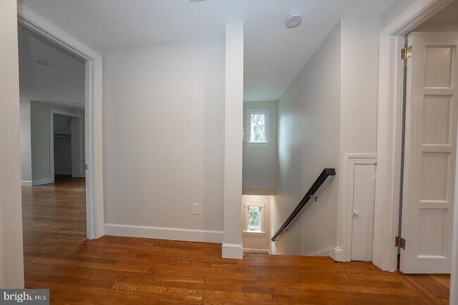 Building Photo - 28 Orchard Ln