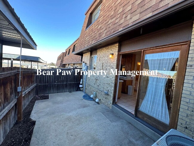 Building Photo - Spacious 3-Bed Townhouse in Golden!