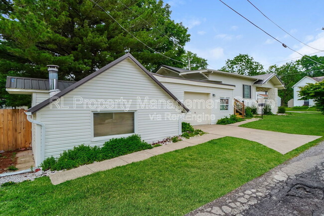 Building Photo - 56 E Coshocton St