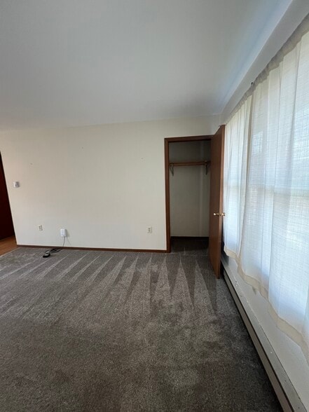 Building Photo - 219 4th Ave