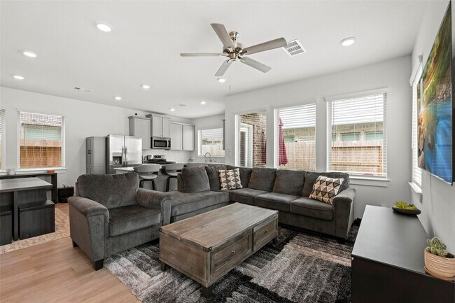 Building Photo - 31931 Abington Vlg Wy