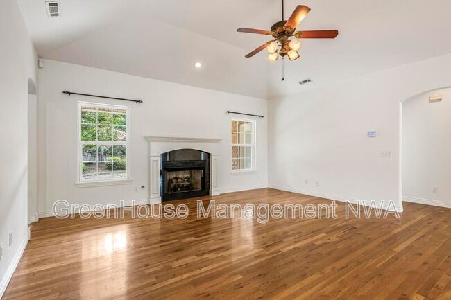 Building Photo - 4003 SW Hawthorne Pl