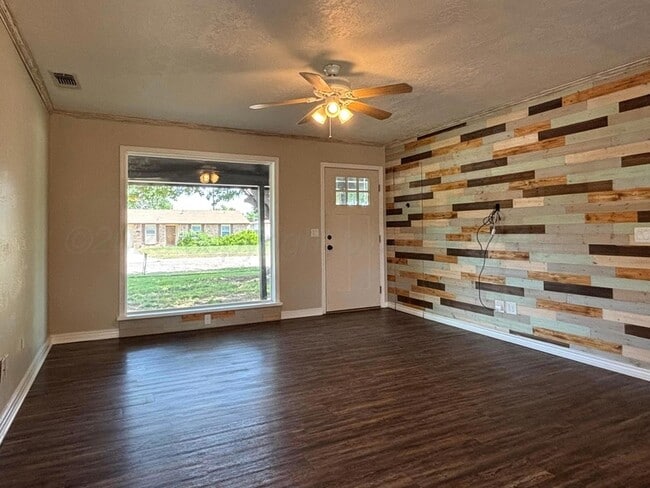 Building Photo - 5102 Benton Dr