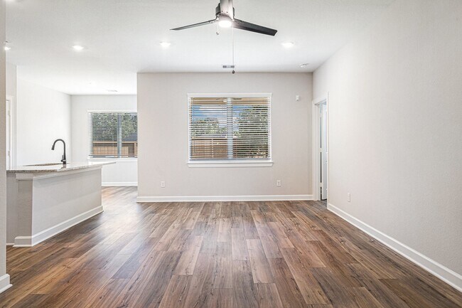 Building Photo - 6107 White Spruce Dr