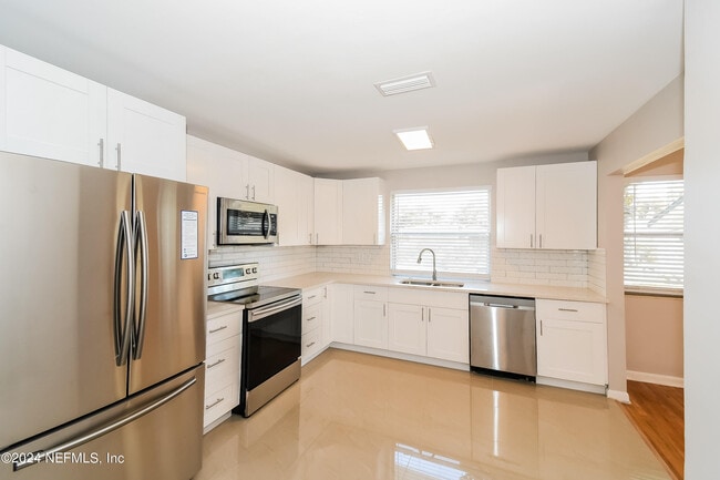 Building Photo - 7070 Perke Dr