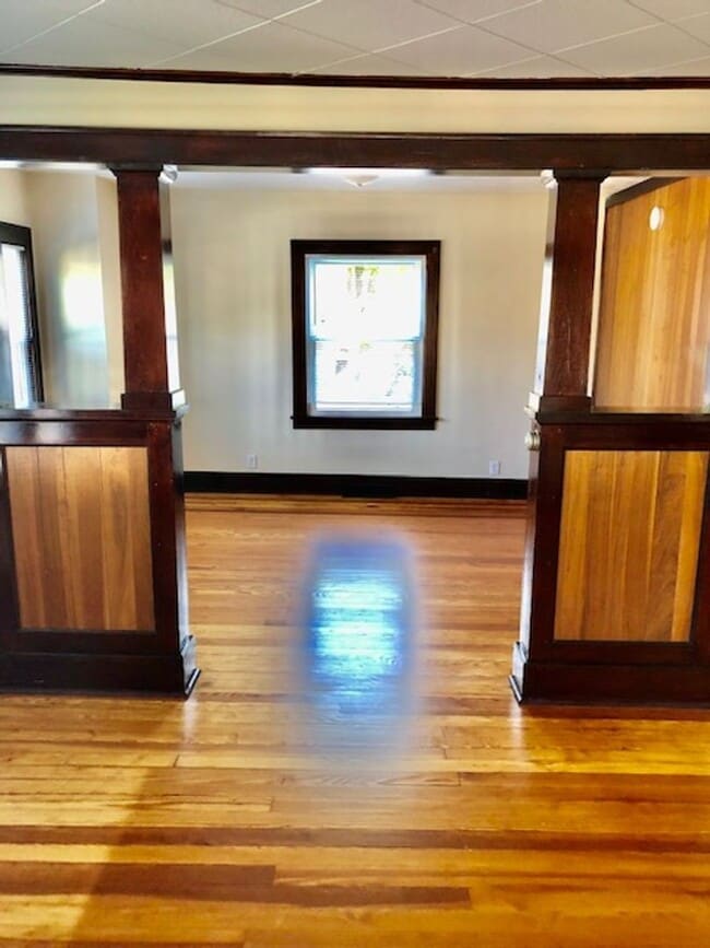 Building Photo - Charming Completely Remodeled Home!