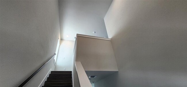 Building Photo - 2200 Delano Dr