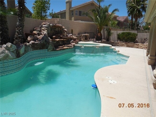 Building Photo - 8801 Cypresswood Ave